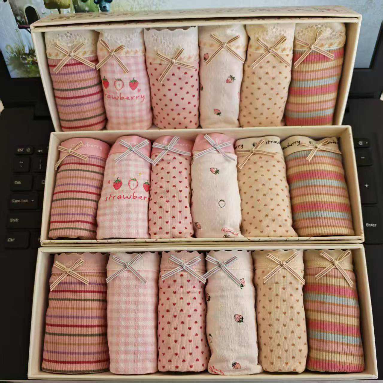 秘语2025秋冬新款内裤女莓果乐园三角裤舒适柔软简约甜美高弹好穿