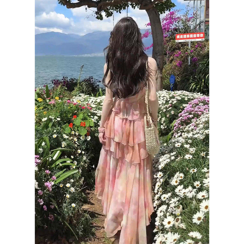 茶歇法式粉色油画晕染碎花挂颈洋装漂亮独特绝美收腰a字沙滩裙
