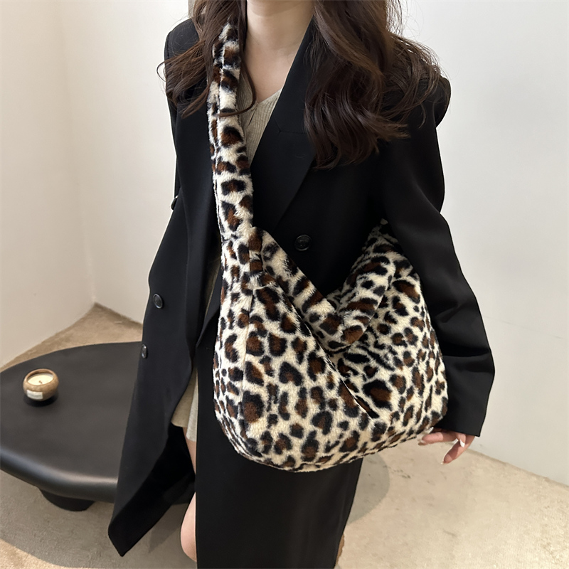 毛绒时尚单肩洋气斜跨撞色托特包