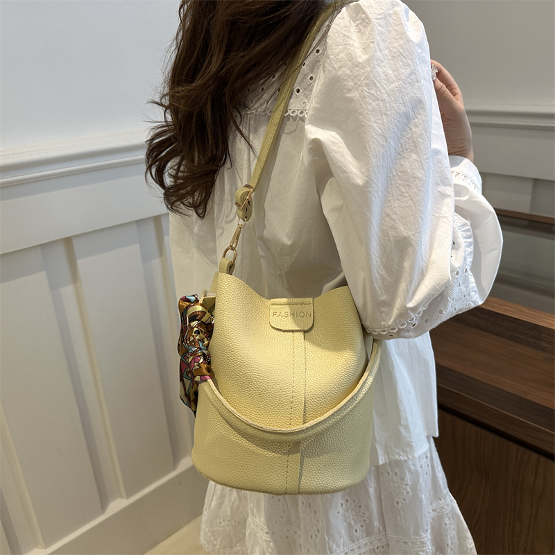 小包包2024新款休闲斜挎女包