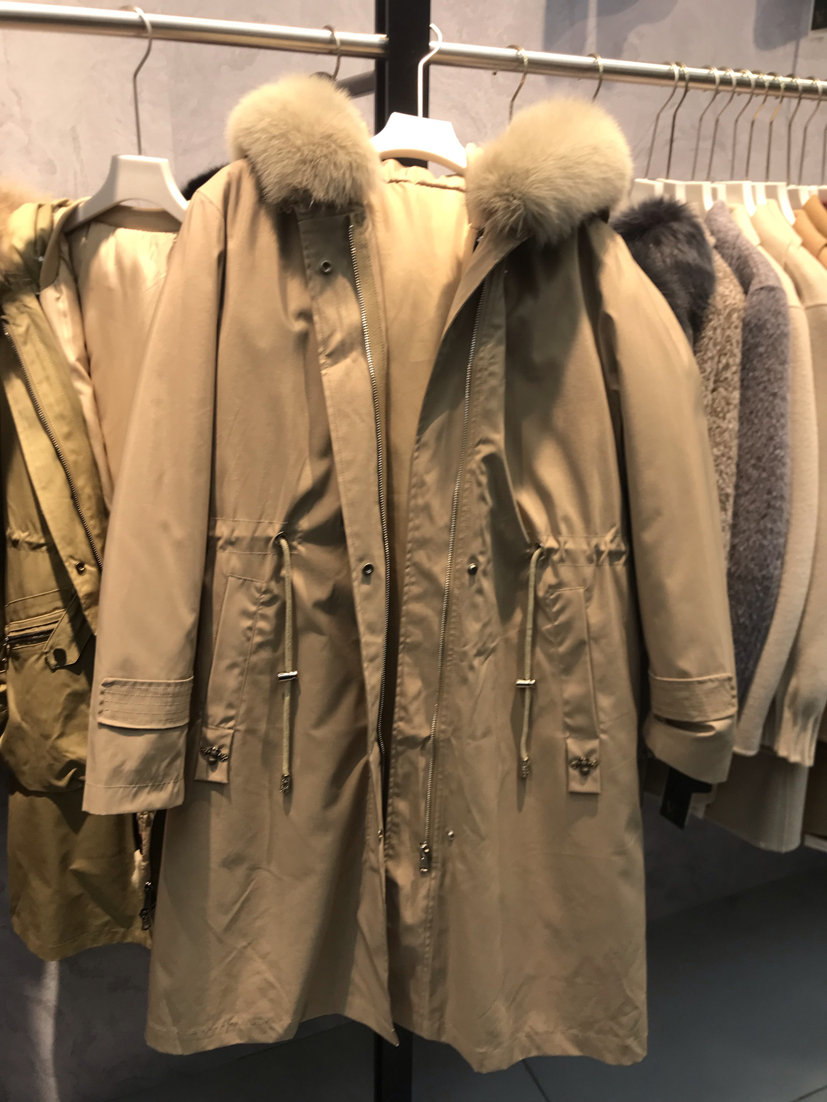 派克服女外套