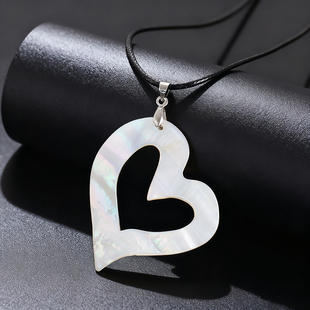 天然贝壳镂空爱心吊坠气质百搭饰品diy装 饰配件轻奢贝壳片锁骨链