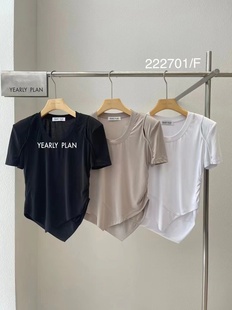 镂空造型短款 设计师品牌垫肩修身 T恤女2023 Bi入