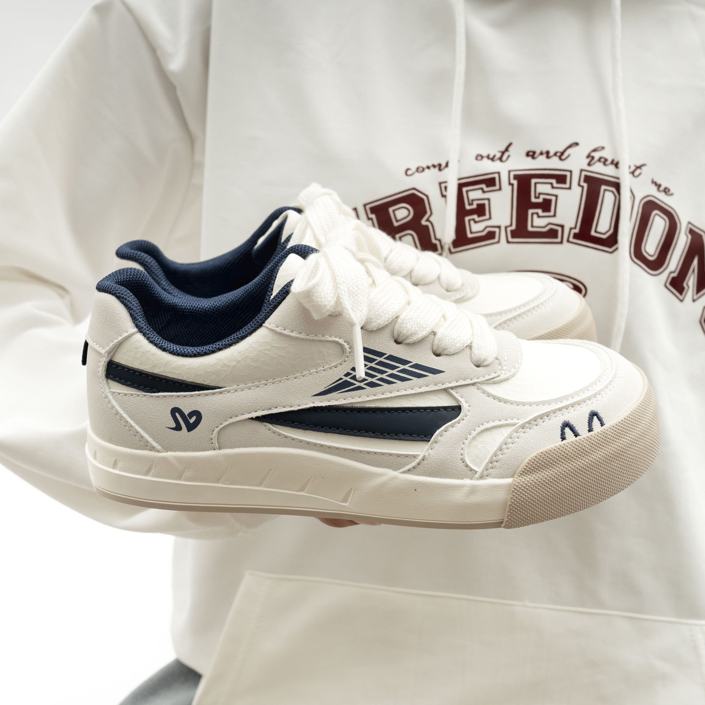 蓓尔休闲板鞋2025秋季新款复古软底时尚百搭女厚底增高女款小白鞋