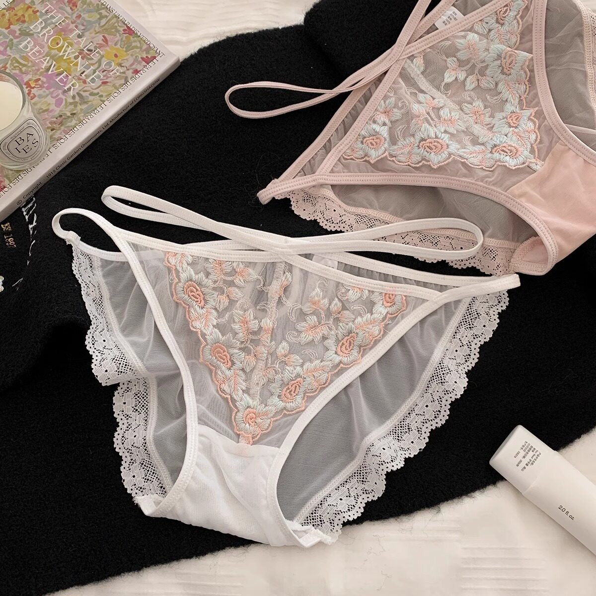 花香四溢 法式刺绣性感少女交叉内裤新款中腰纯欲网纱透气三角裤