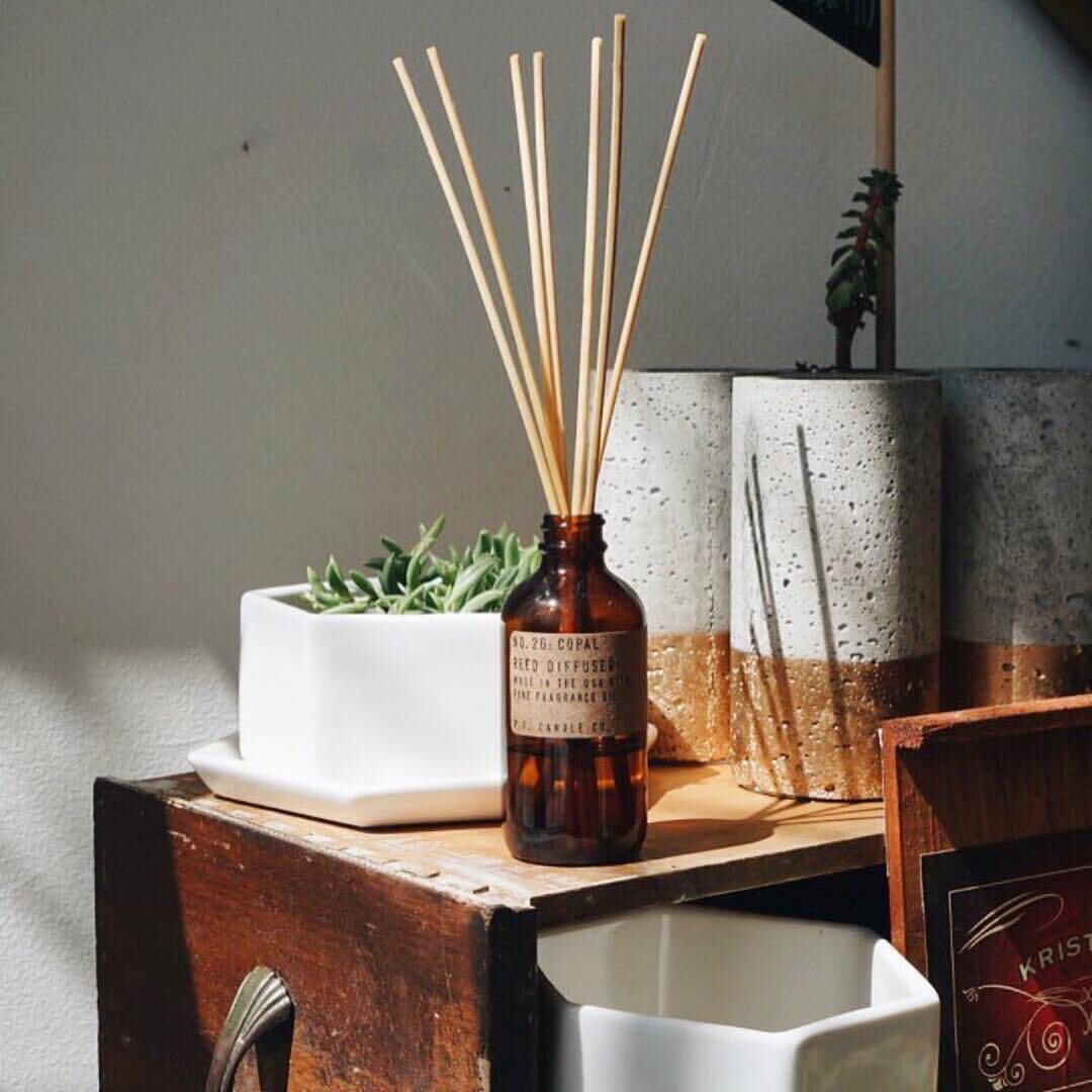 p.f candle co无火香薰液体挥发香氛精油藤条干花 礼盒装进口正品在类目 洗护清洁剂/卫生巾/纸/香薰, 香熏用品, 香熏香料中 - 来自Buy2taobao.com提供专业的淘宝代购服务