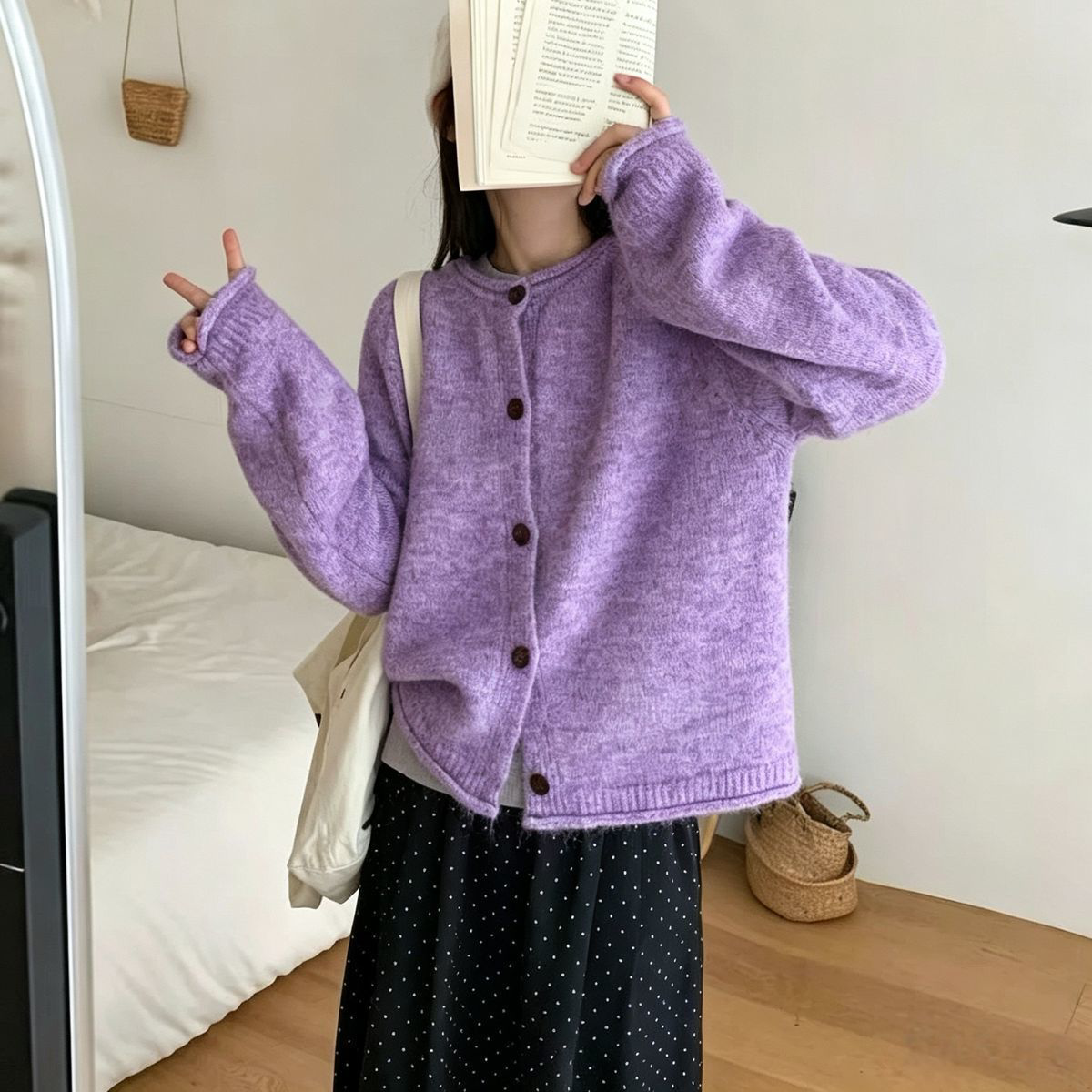 韩系简约纯色圆领袖口卷边单排扣egg针织衫 休闲通勤毛衣外套图片