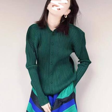 Issey Miyake/三宅一生 褶皱小众时尚上衣宽松百搭显瘦小衫T恤女