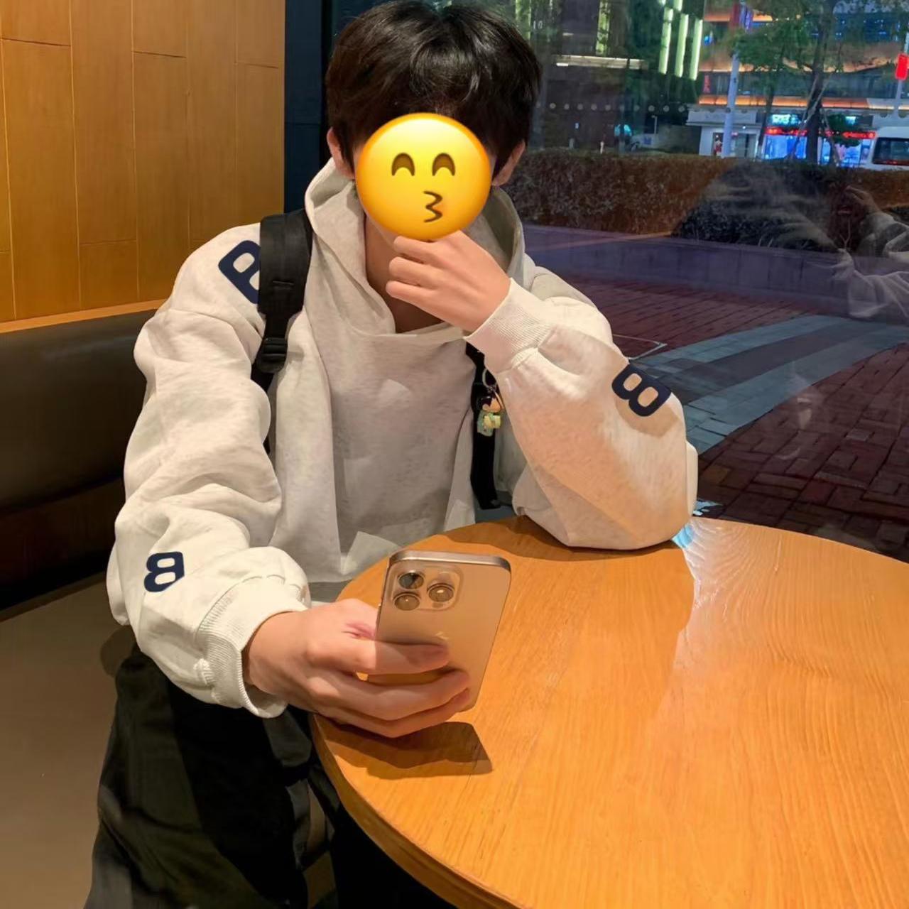 发芽计划刺绣贴布连帽卫衣