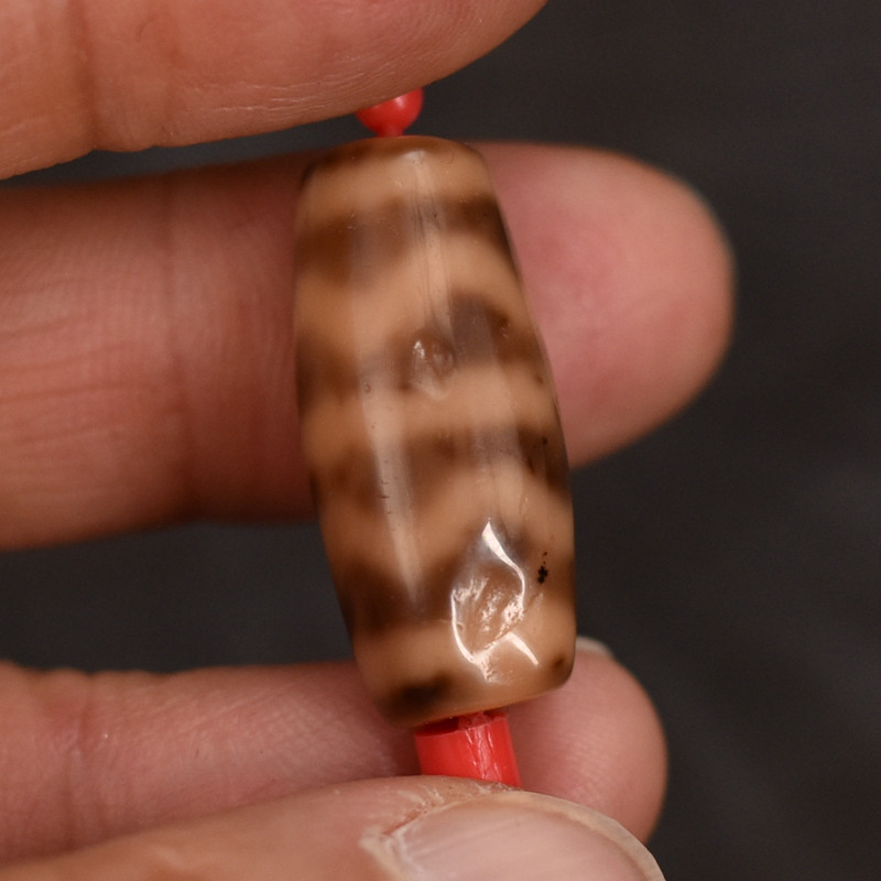 精品仿纯手工双虎牙天珠约24*11mm