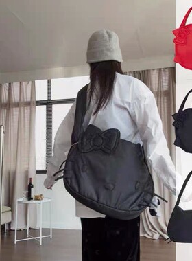 25年韩国新款HelloKitty凯蒂猫卡通联名大容量轻便手提斜挎收纳包