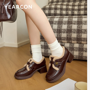 意尔康女鞋冬季加厚加绒乐福鞋粗跟一脚蹬羊羔毛保暖厚底小皮鞋