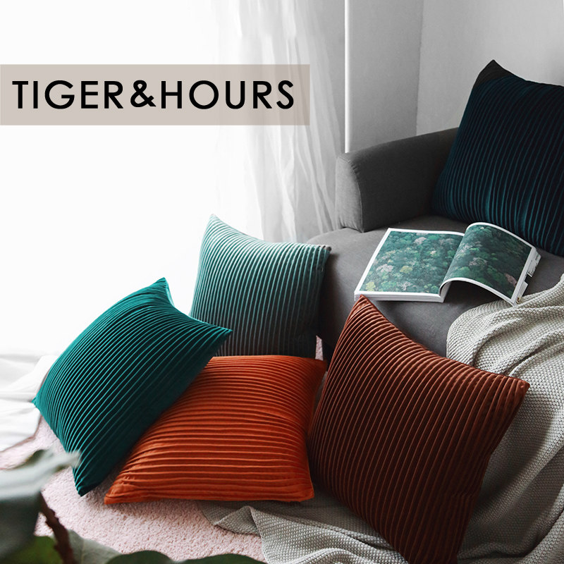 现代简约样板房沙发床靠垫腰枕 北欧蓝色丝绒立体条纹百褶抱枕