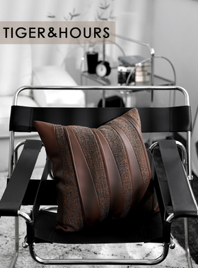 现代样板间真兔毛羊毛亚麻混纺巧克力色皮拼棉千鸟格客厅沙发抱枕