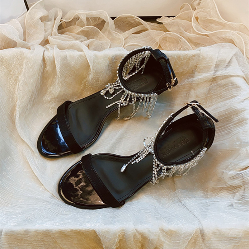 法式轻奢水钻吊坠一字带凉鞋女夏2025新款不累脚细跟高级感高跟鞋