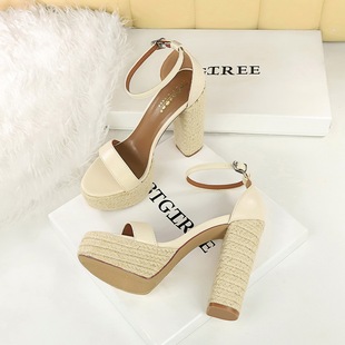 欧美风超高跟一字带凉鞋 女防水台性感露趾复古草编13CM粗跟宴会鞋