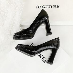 欧美风9CM防水台粗跟高跟鞋 女方头浅口复古手抓纹皮百搭通勤单鞋