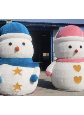 网红绿雕雪人仿真绿雕滑雪场景区摆件圣诞雪人造型景观雕塑打卡