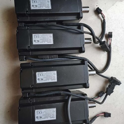 议价台达伺服电机ECMC-CW0807SS，750W，AC110维修