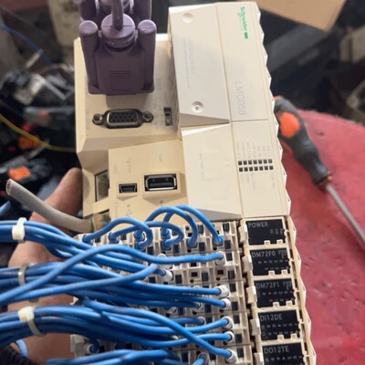 议价拆机施耐德PLC运动伺服控制器LMC058LF42S0