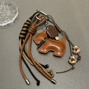 m系皮革木马包挂件高级感新款车钥匙扣背包挂饰配饰节日礼物