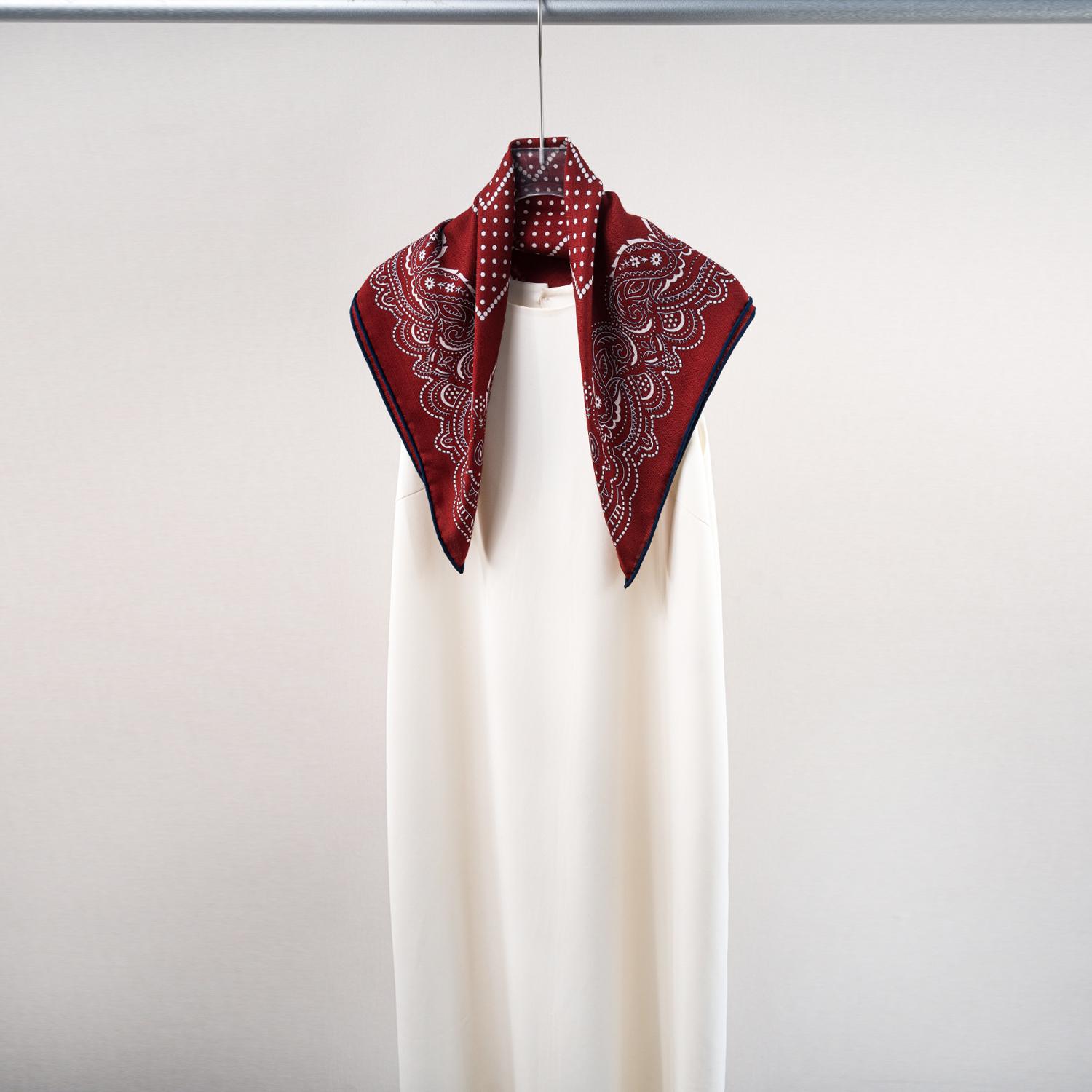 吴钩腰果花重磅新款桑蚕丝围巾