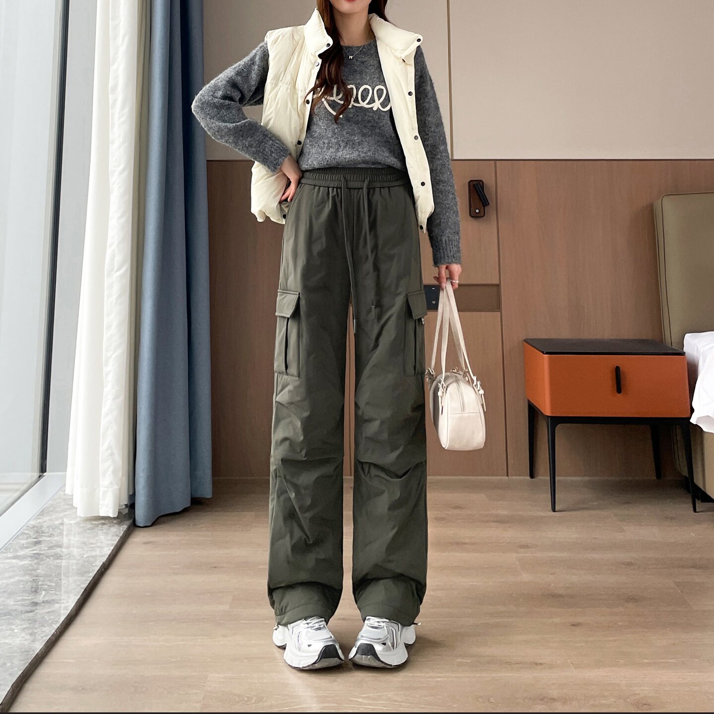 2026新款高端羽绒裤女外穿阔腿工装裤高腰白鸭绒直筒棉裤冬季厚