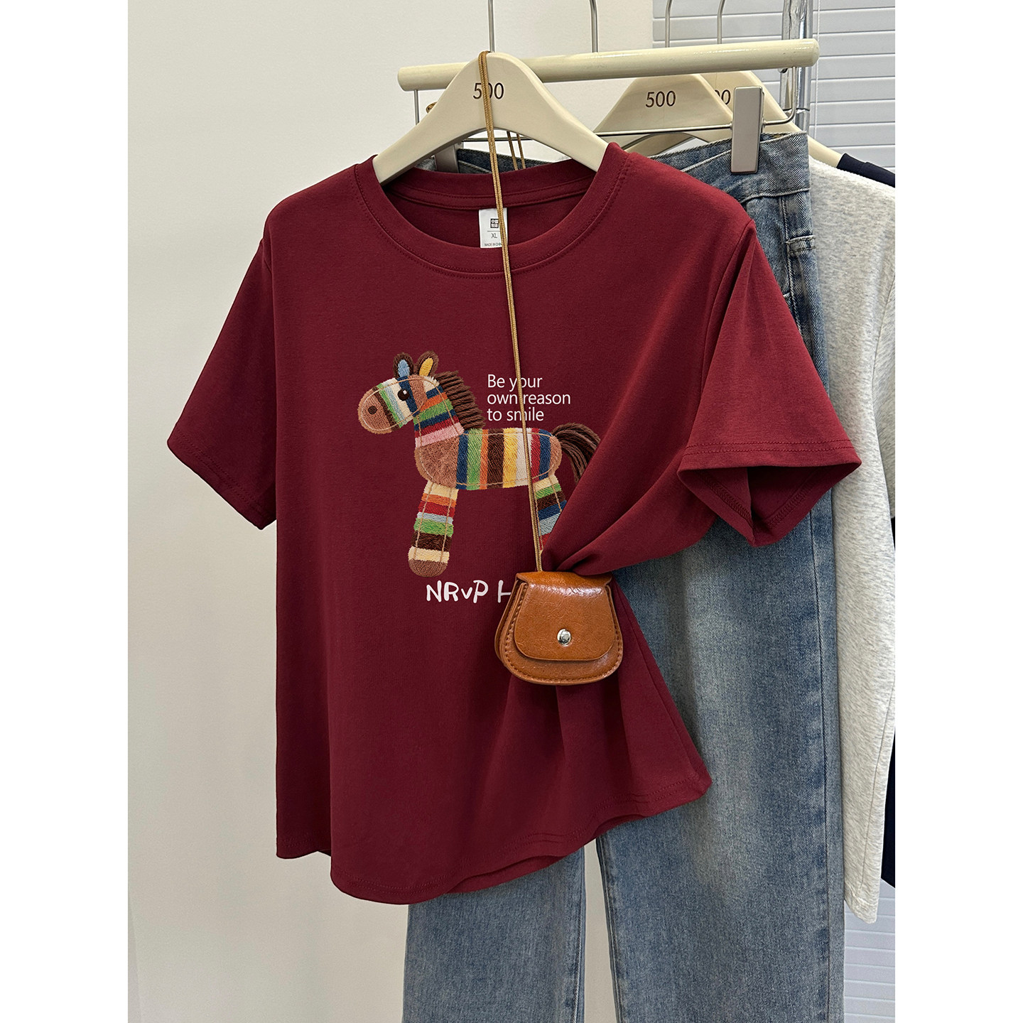 胖mm正肩大码短袖t恤女新款韩系设计感小马印花洋气圆领显瘦上衣,女装/女士精品,T恤,淘宝优惠券,粉丝福利购,淘宝优惠卷