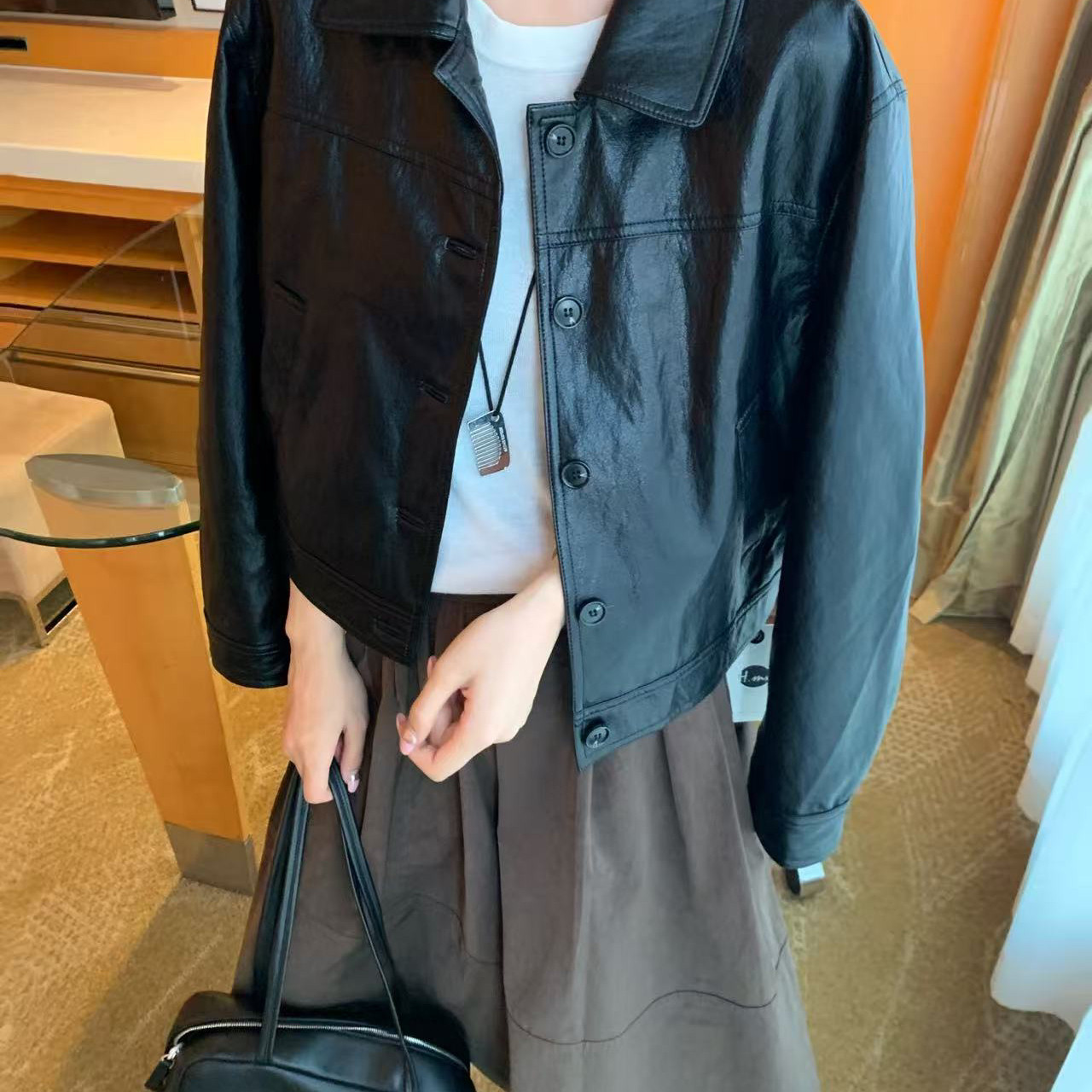 晗梦轩-26年秋上新翻领设计感潮流宽松皮衣(不含内搭下装)3010FCG