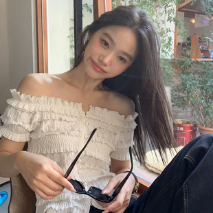 SQ-.韩系温柔蕾丝层次感一字肩收腰显瘦上衣小衫(可圆领穿)2682.