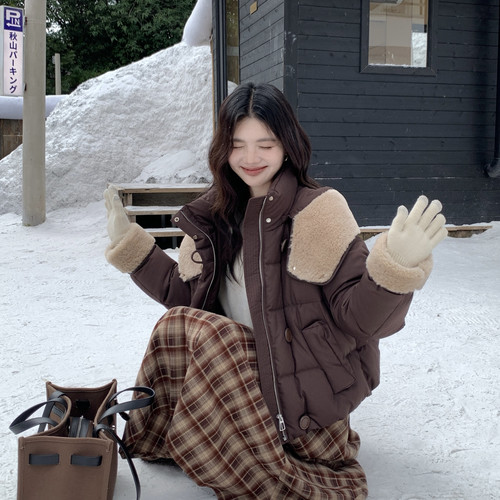 CC夫人-左播家爆款奶油色系拼接毛领短款保暖羽绒服外套25181