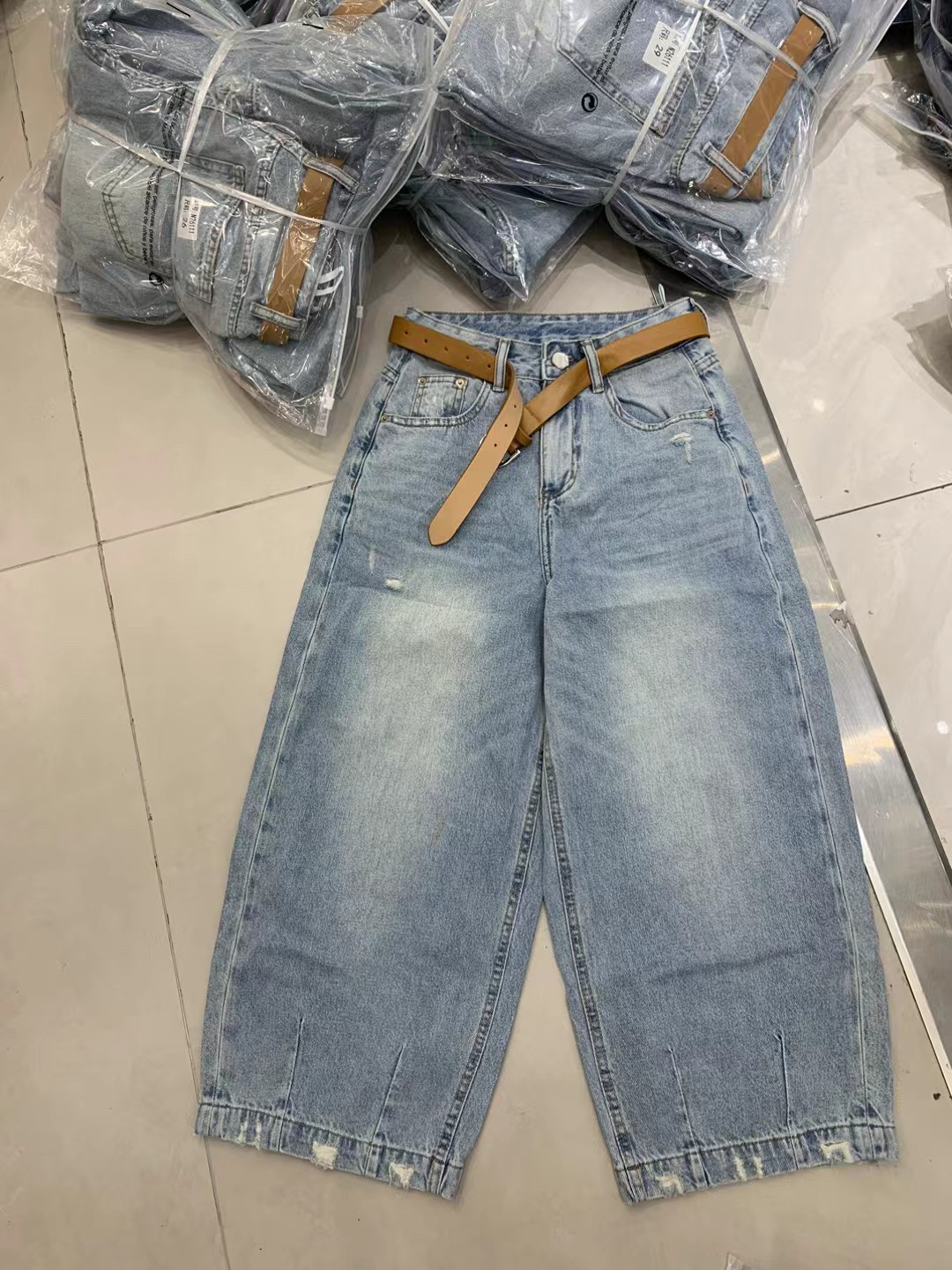 JEANS 26111 欧货2026春季新款阔腿八分裤女高腰磨破弯刀牛仔裤潮