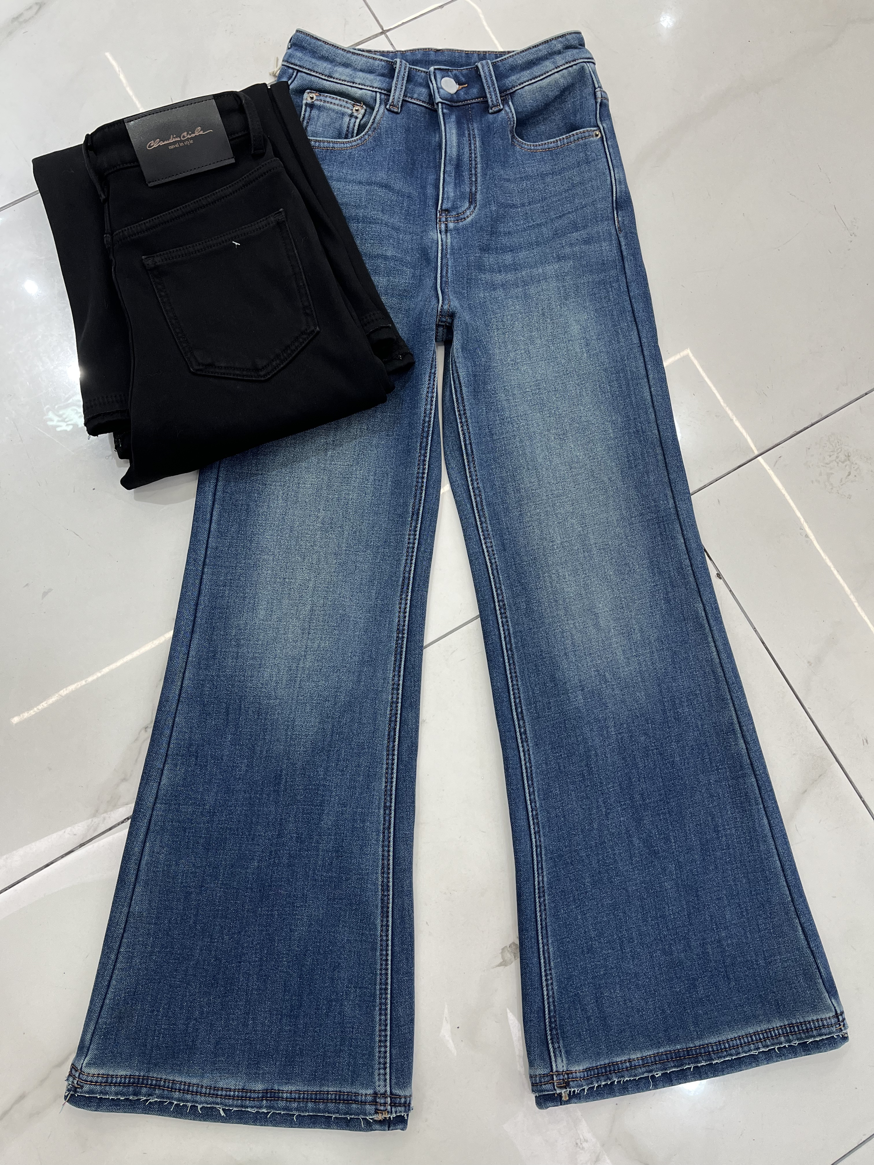 欧货 6120 2025冬季新款复合加厚绒微辣牛仔裤女高腰显瘦喇叭长裤