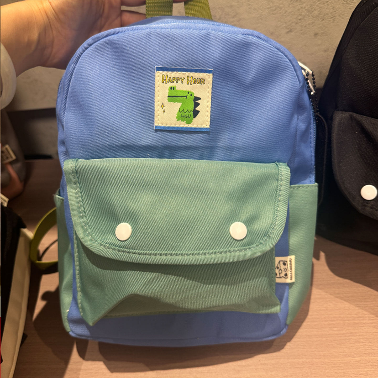 儿童背包男孩外出旅游休闲小学生一年级双肩包女童幼儿园书包轻便