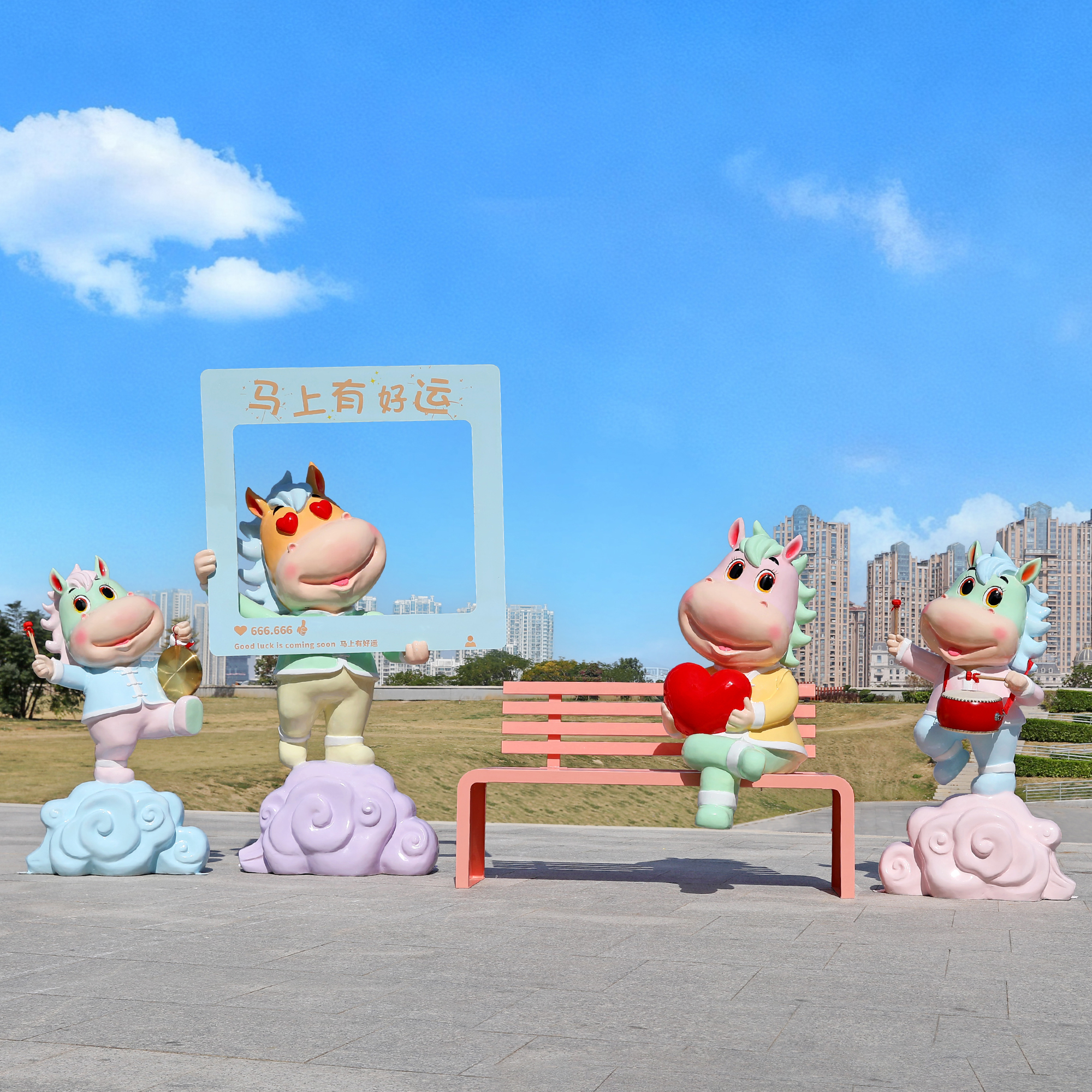 2026新年卡通马雕塑玻璃钢摆件