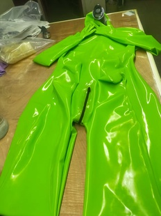 马来进口乳胶手工定制乳胶衣绿色连体衣全包裹过裆拉链乳胶衣