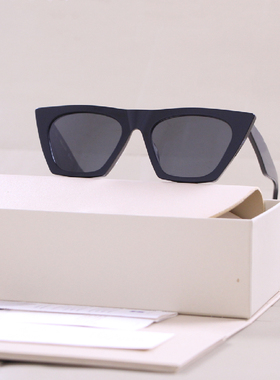 欧美风设计师显瘦黑色街拍太阳镜