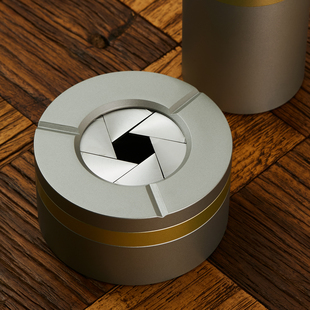 烟灰缸金属不锈钢防飞灰高颜值高级感创意家用旋转开合车载烟盅