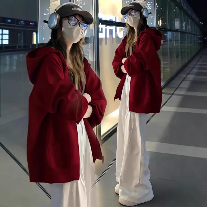 青岛即墨外套女高级感酒红色上衣2026新年拉链开衫连帽卫衣女秋冬