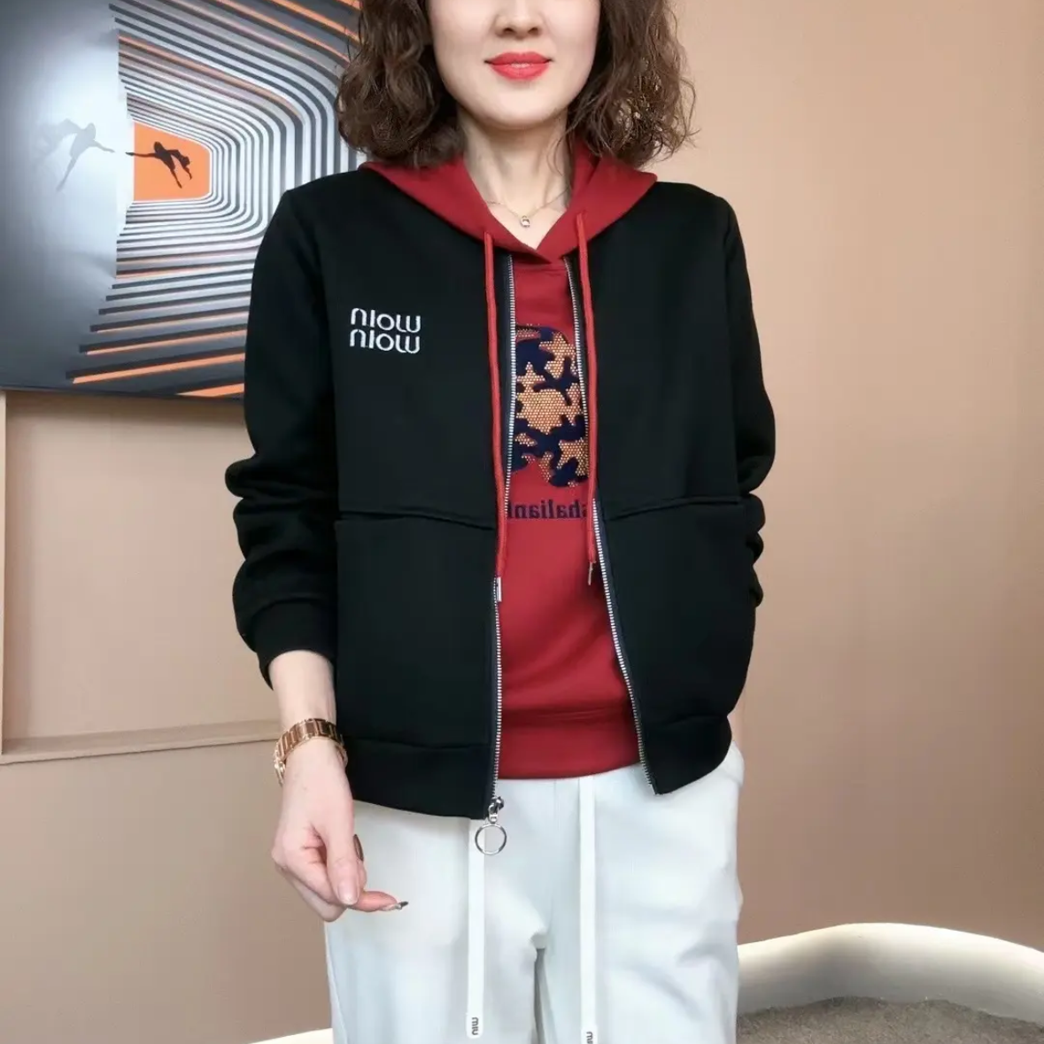 春季新款刺绣棒球服外套气质百搭显瘦减龄拉链衫时尚洋气纯色上衣