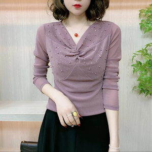 春季新款时尚百搭显瘦V领撞色长袖打底衫女洋气减龄妈妈装上衣女