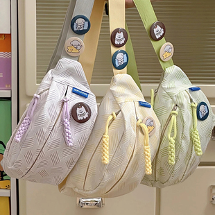 包包女简约休闲ins风小清新森系斜挎包运动胸包小众学生百搭腰包