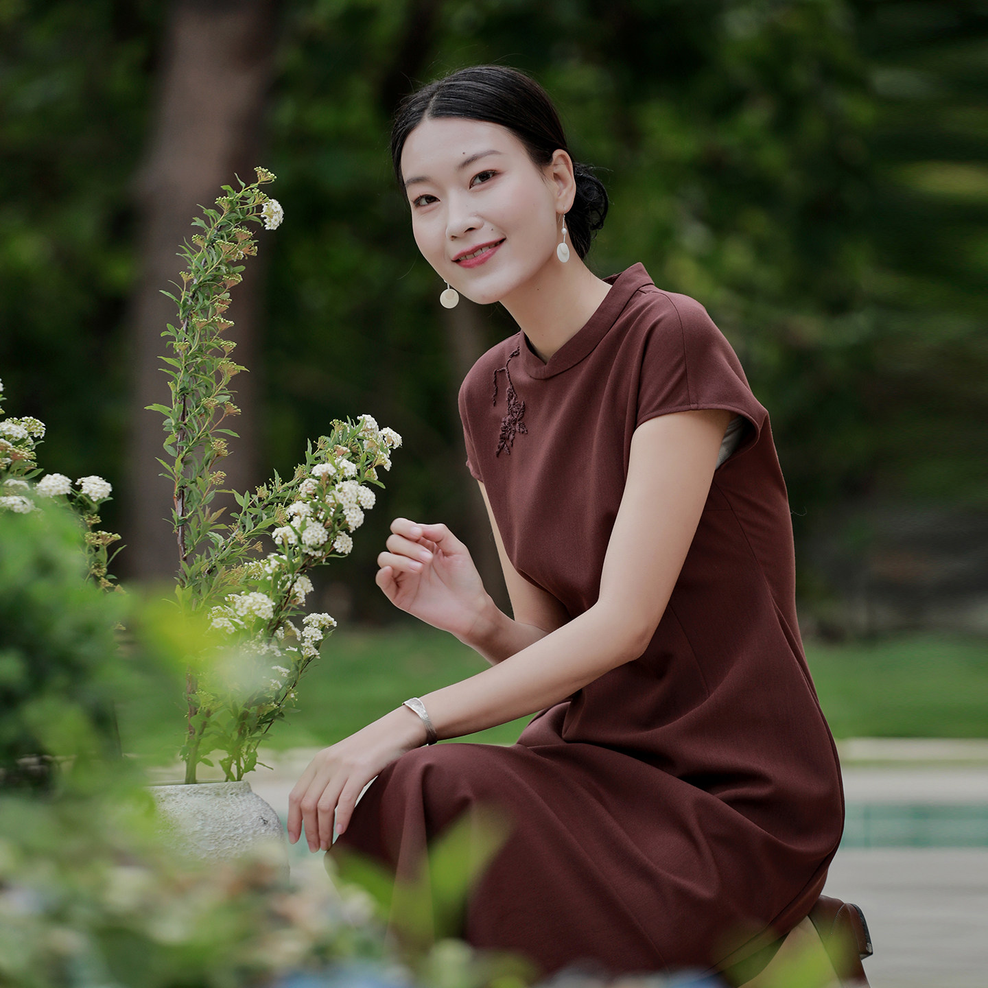 布小匠原创设计新中式绣花连衣裙女2026新款夏季国风气质改良旗袍