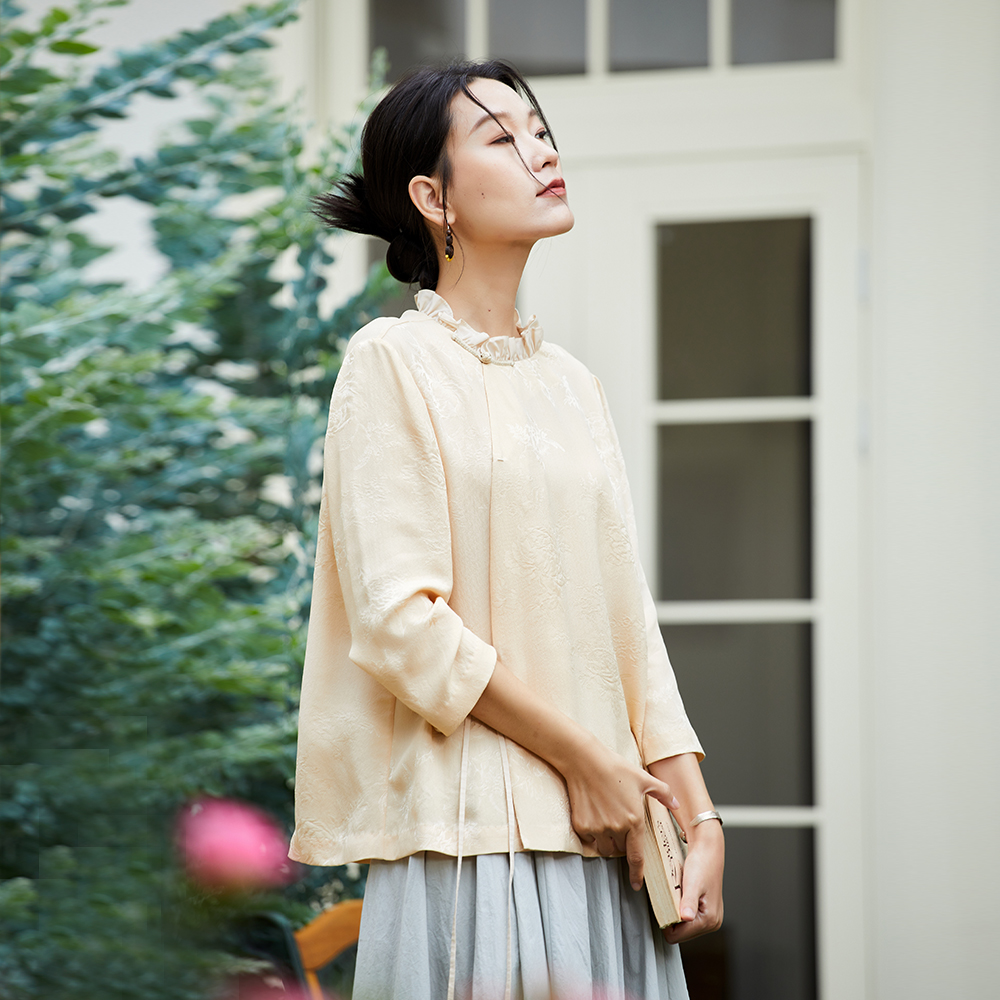 桑蚕丝孔萝提花香云纱衬衣