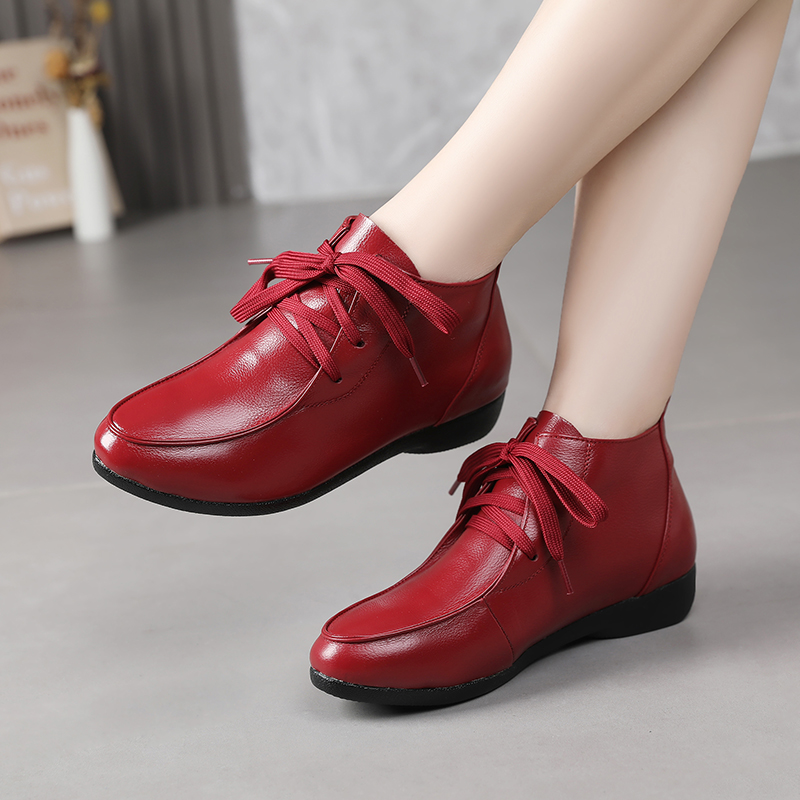 橡胶软底真皮尖头时尚系带马丁靴