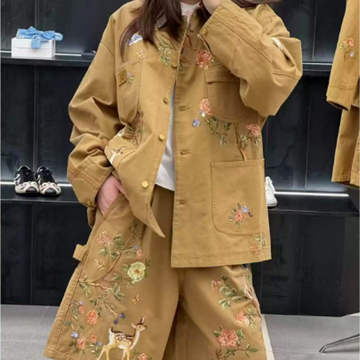 法式小众26年秋冬新款重工花朵小鸟刺绣宽松翻领外套+短裤套装女