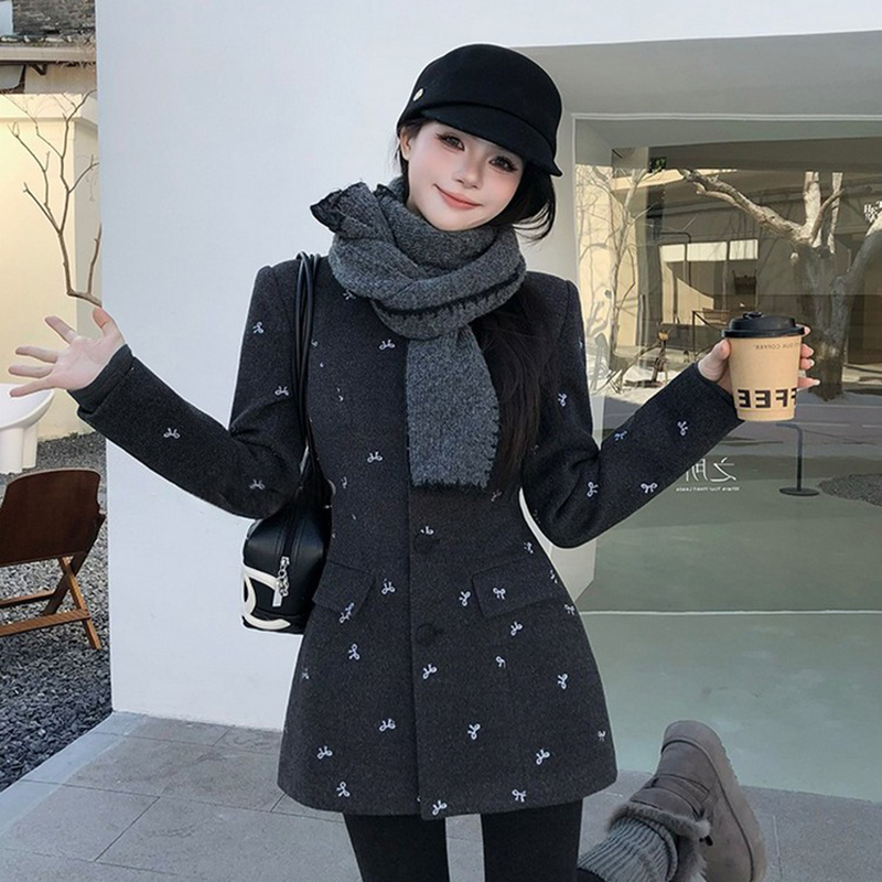 蝴蝶结刺绣拼接毛呢外套女修身显瘦高级感气质中长款大衣冬季新款