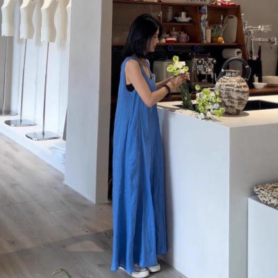 高品质高智风克莱因蓝无袖连衣裙夏女2025新款简单大方法式海边