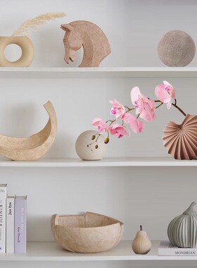 侘寂风仿洞石抽象马头月牙形摆件