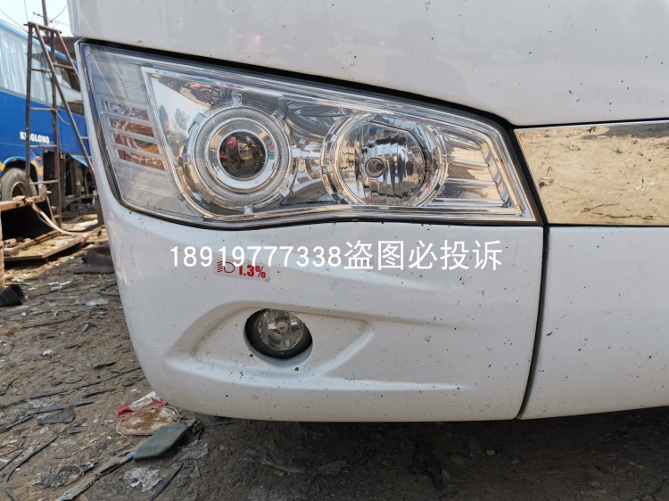 苏州金龙海格客车前大灯